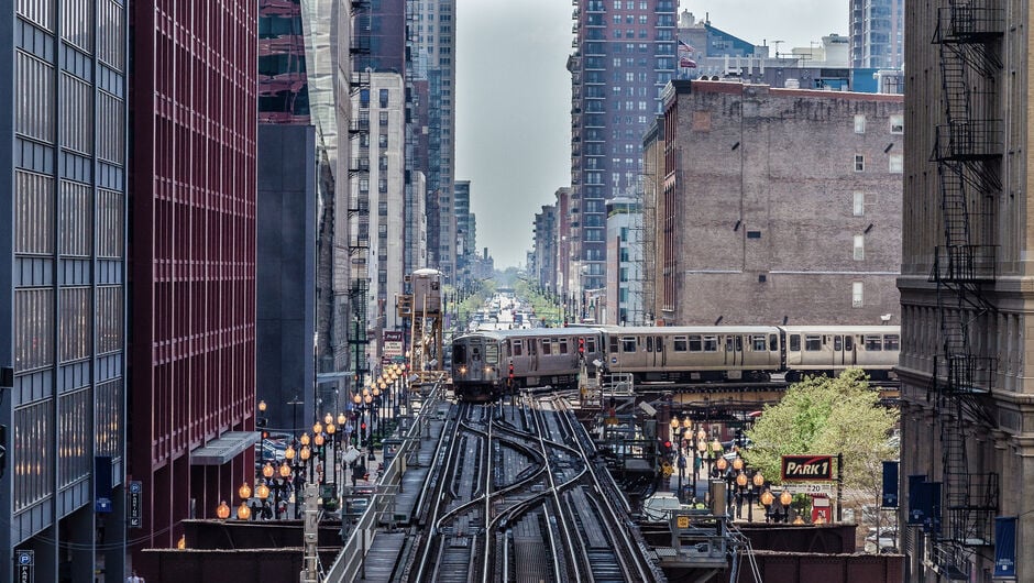 The Chicago El Train