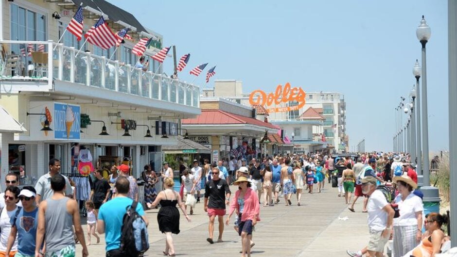 Alt text: Rehobeth boardwalk